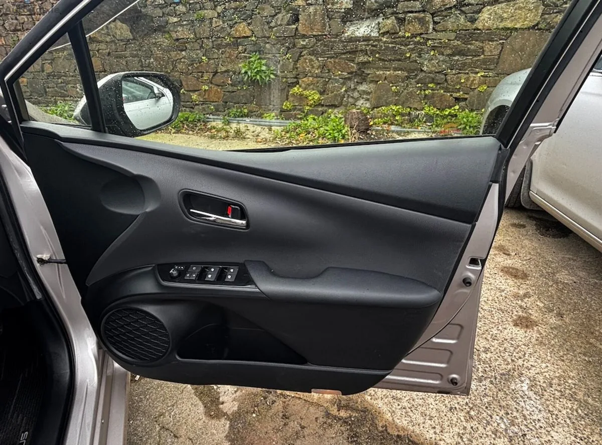 2017 Toyota Prius – photo 10