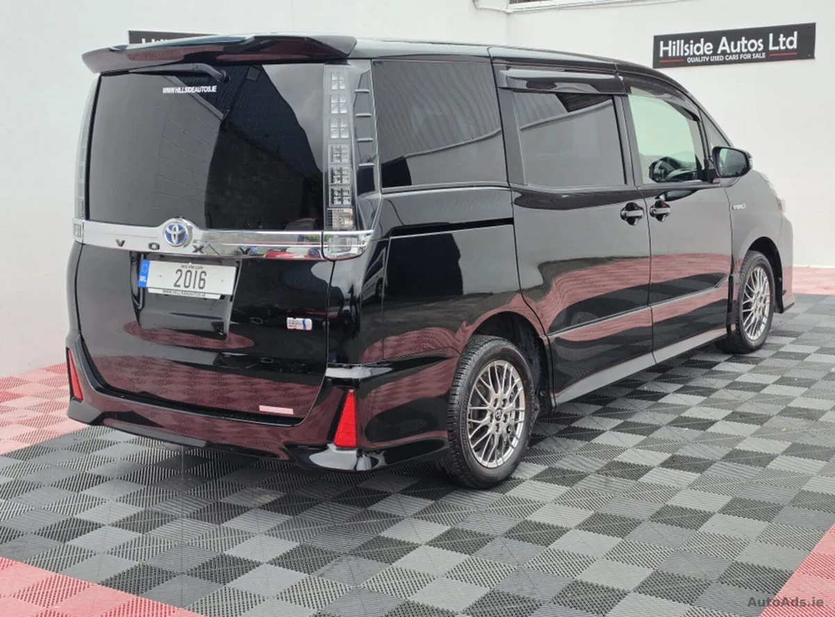 2016 Toyota Voxy – photo 15