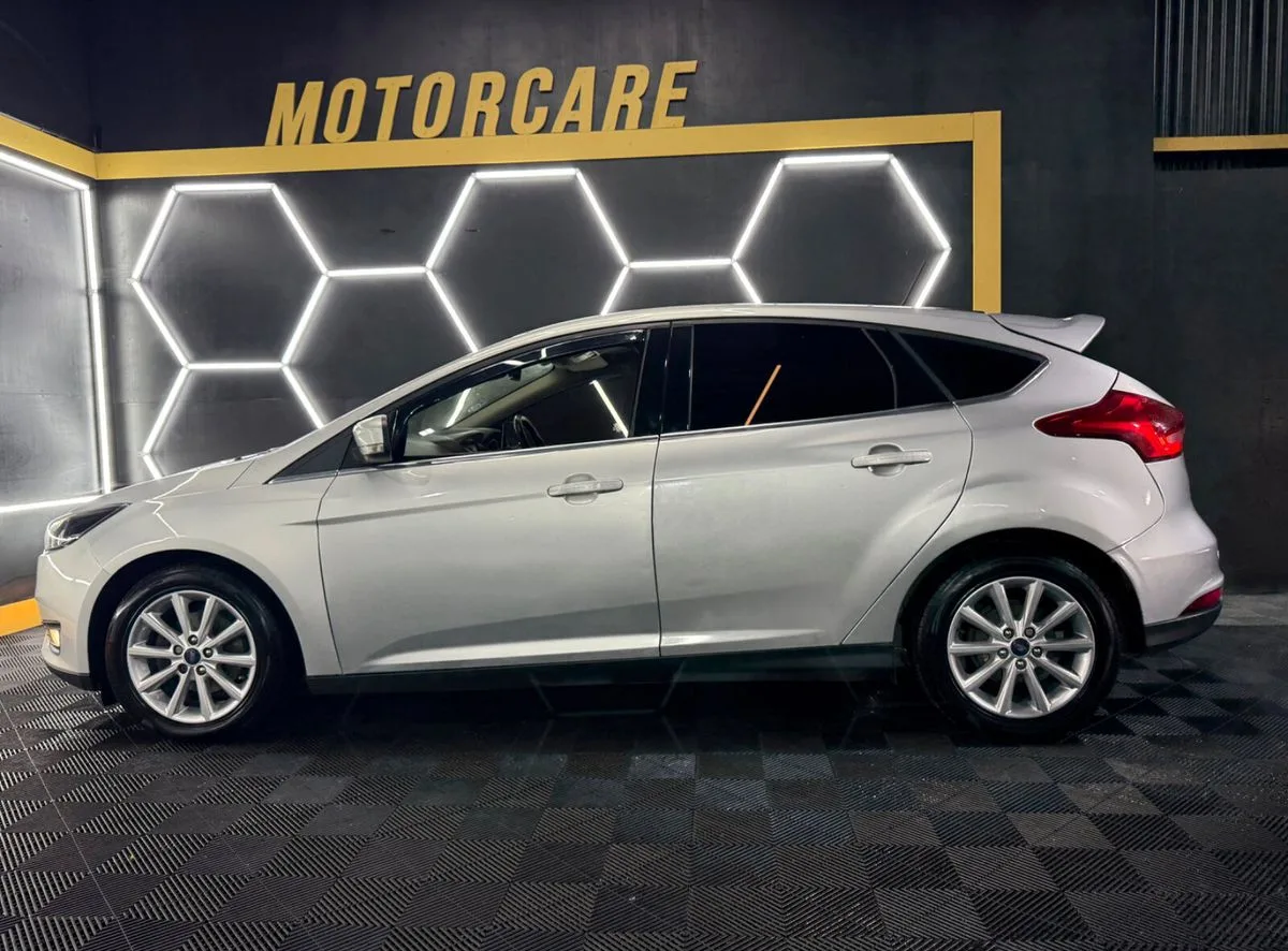 2017 Ford Focus – photo 15