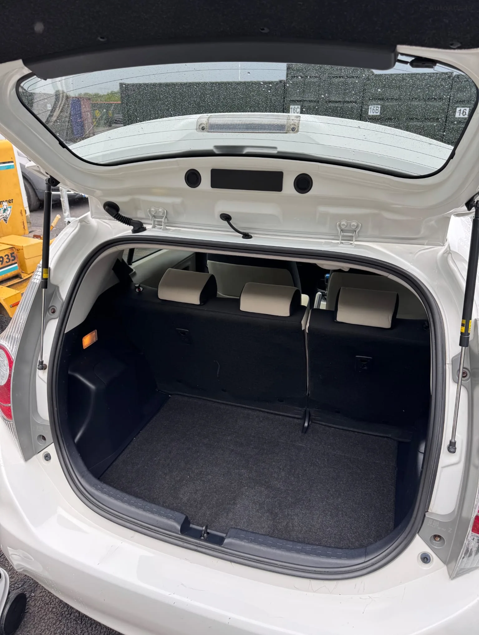 2012 Toyota Aqua – photo 9