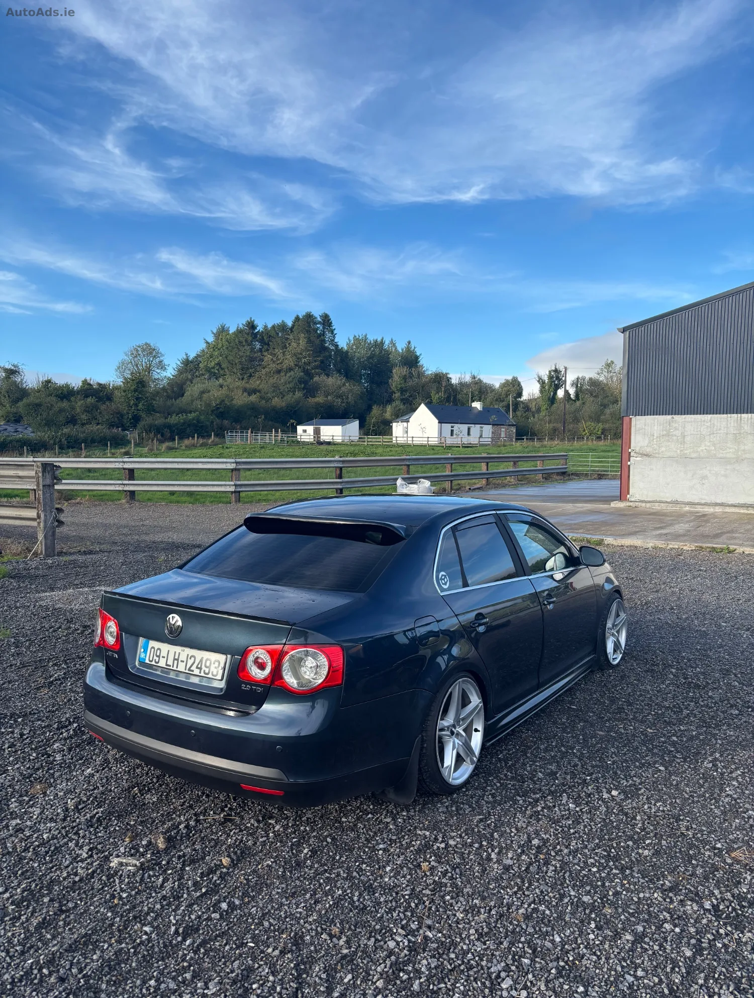 2009 Volkswagen Jetta – photo 2