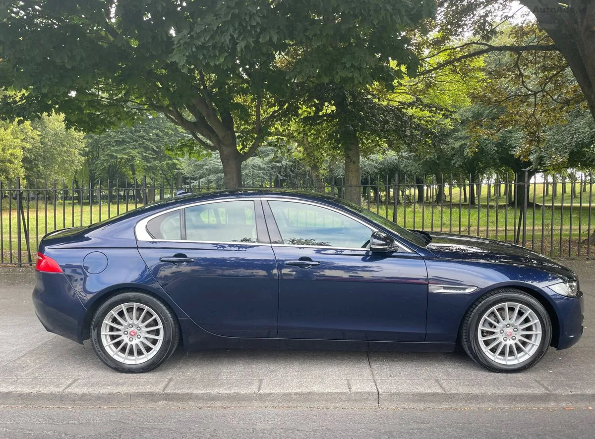 2015 Jaguar XE – photo 4