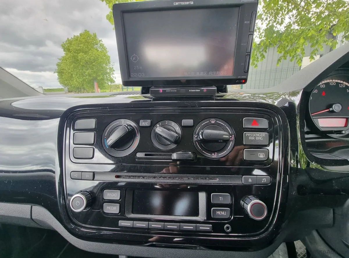 2014 Volkswagen up! – photo 18