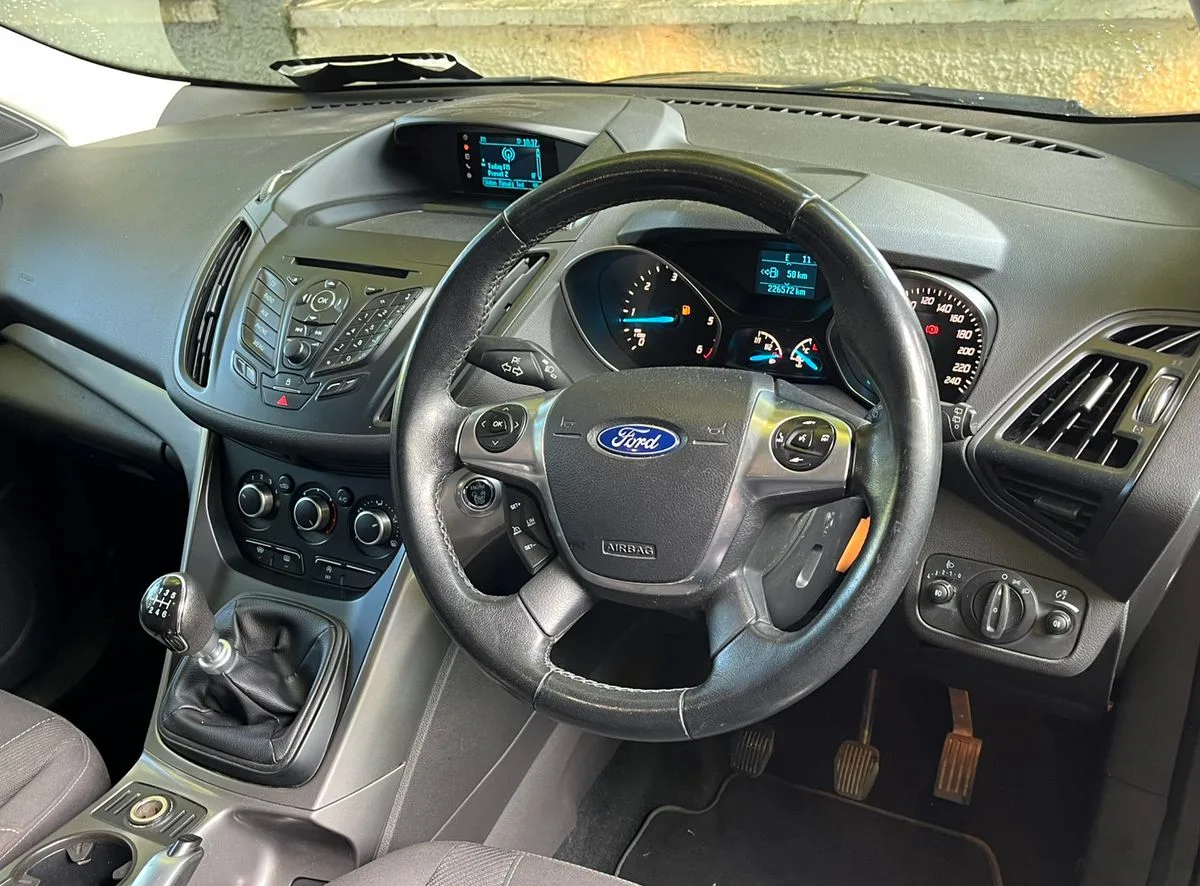 2015 Ford Kuga – photo 10
