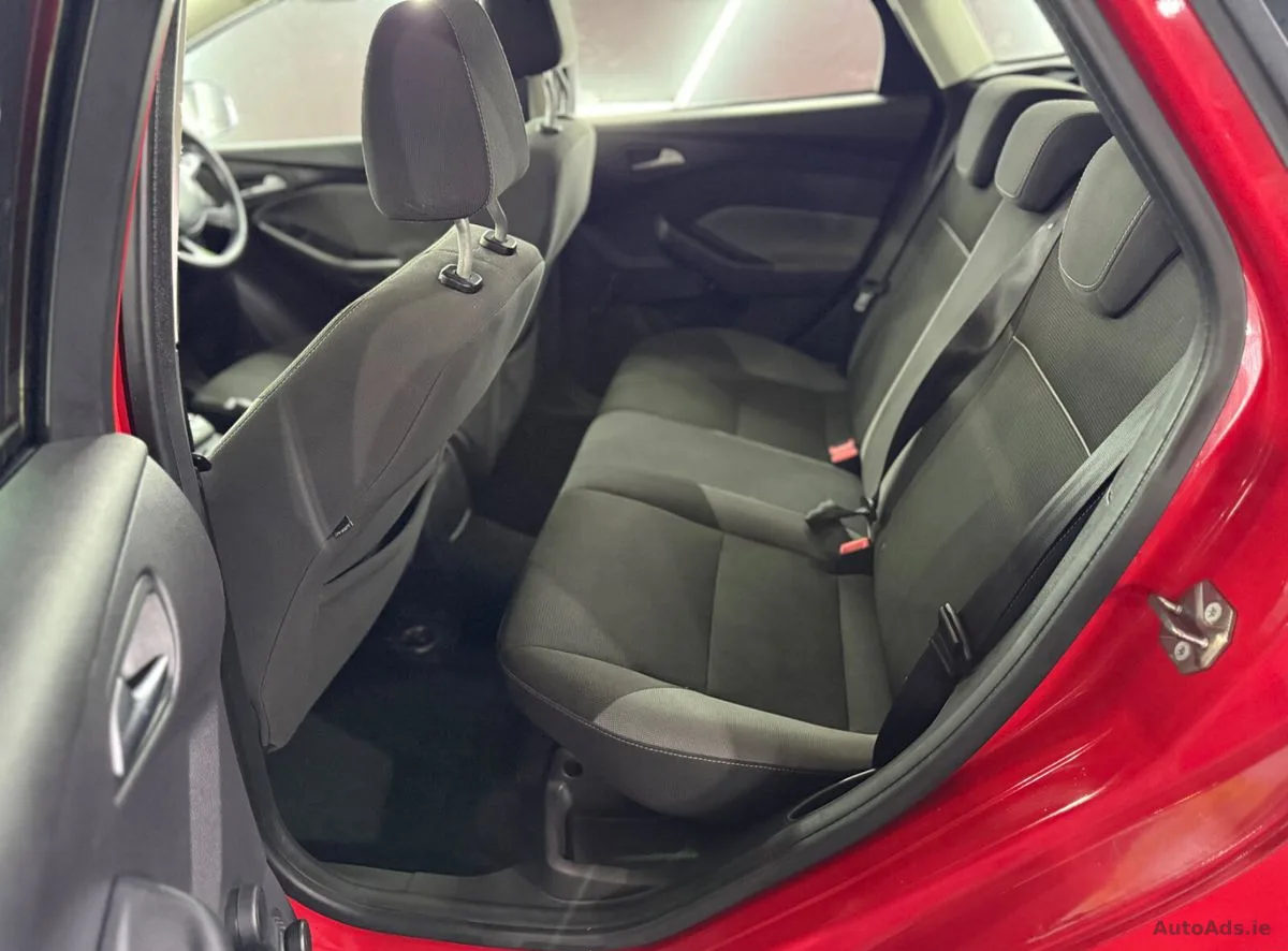 2011 Ford Focus – photo 19