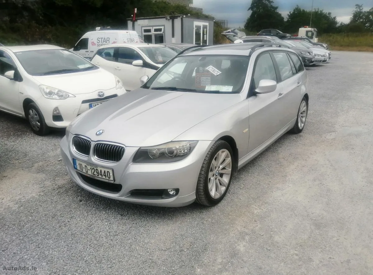 2010 BMW 3-Series – photo 2