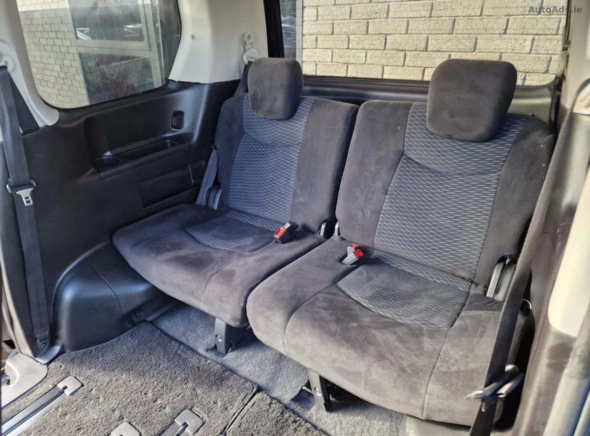 2013 Nissan Serena – photo 10