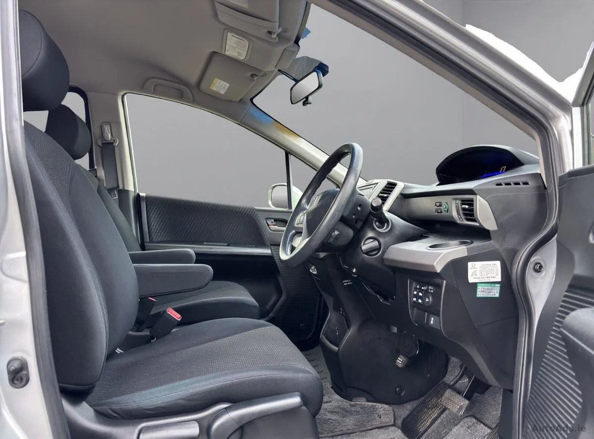 2014 Honda Freed – photo 10