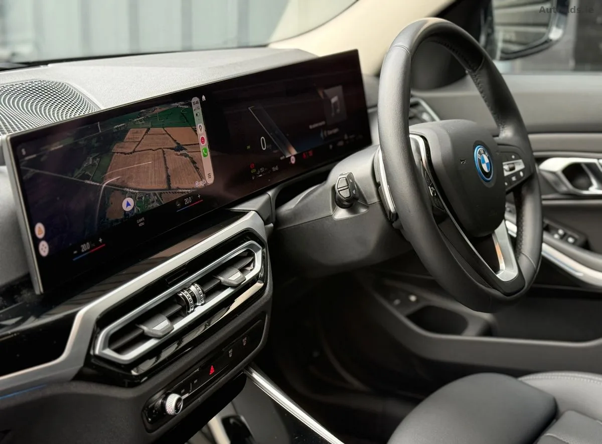 2022 BMW 3-Series – photo 14