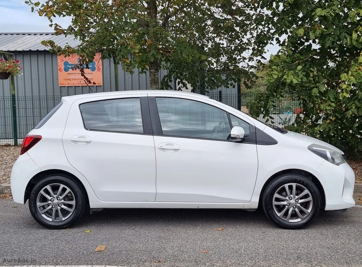 2015 Toyota Yaris – photo 5