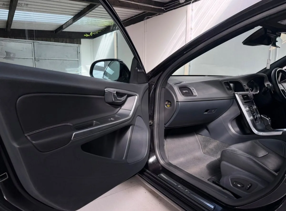 2017 Volvo V60 – photo 18