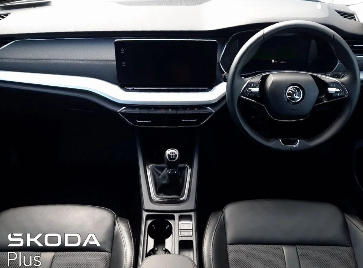2023 Skoda Octavia – photo 2
