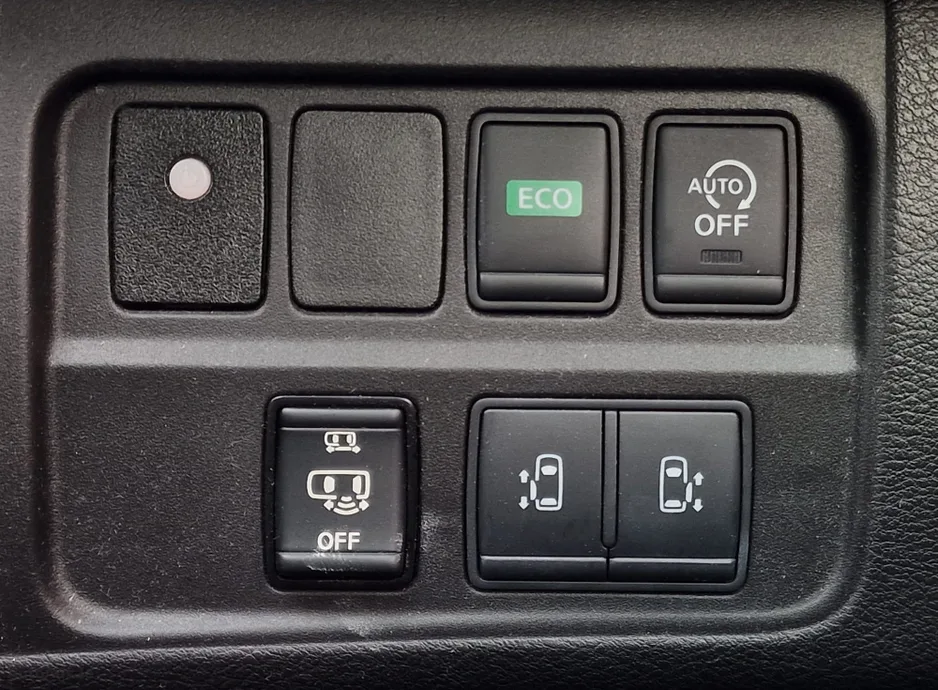 2017 Nissan Serena – photo 12