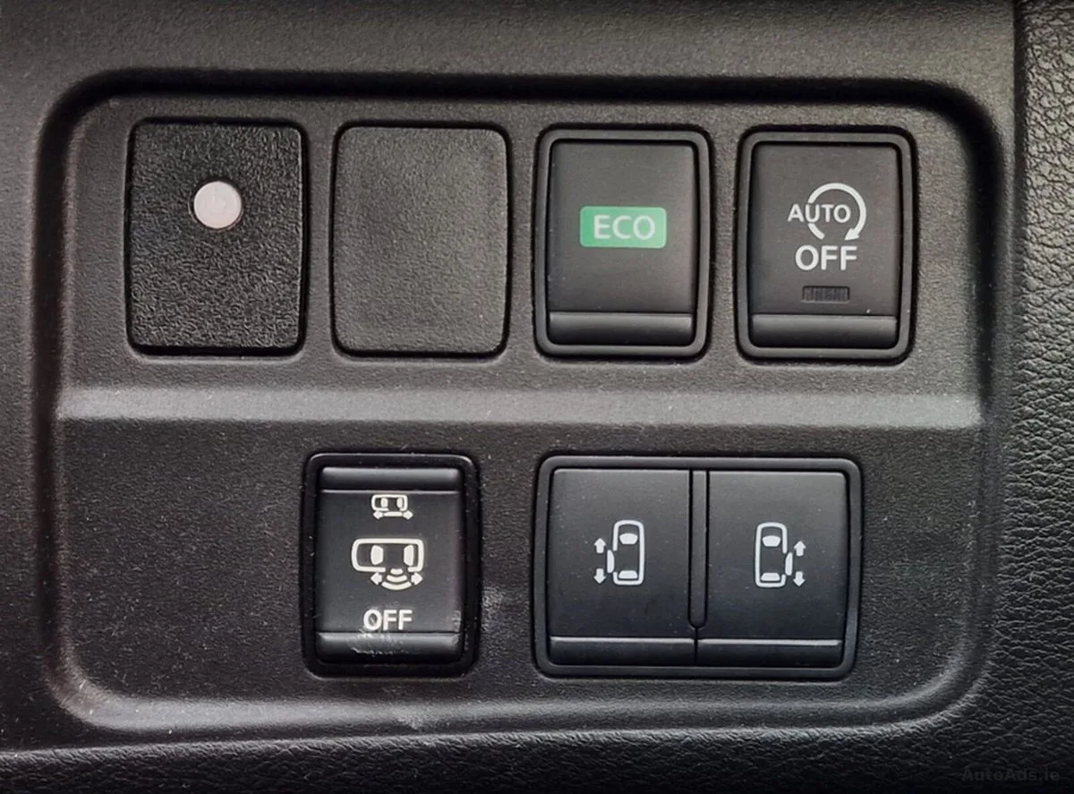 2017 Nissan Serena – photo 12