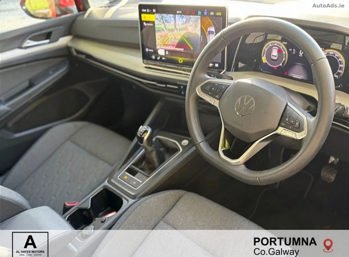 2025 Volkswagen Golf – photo 2