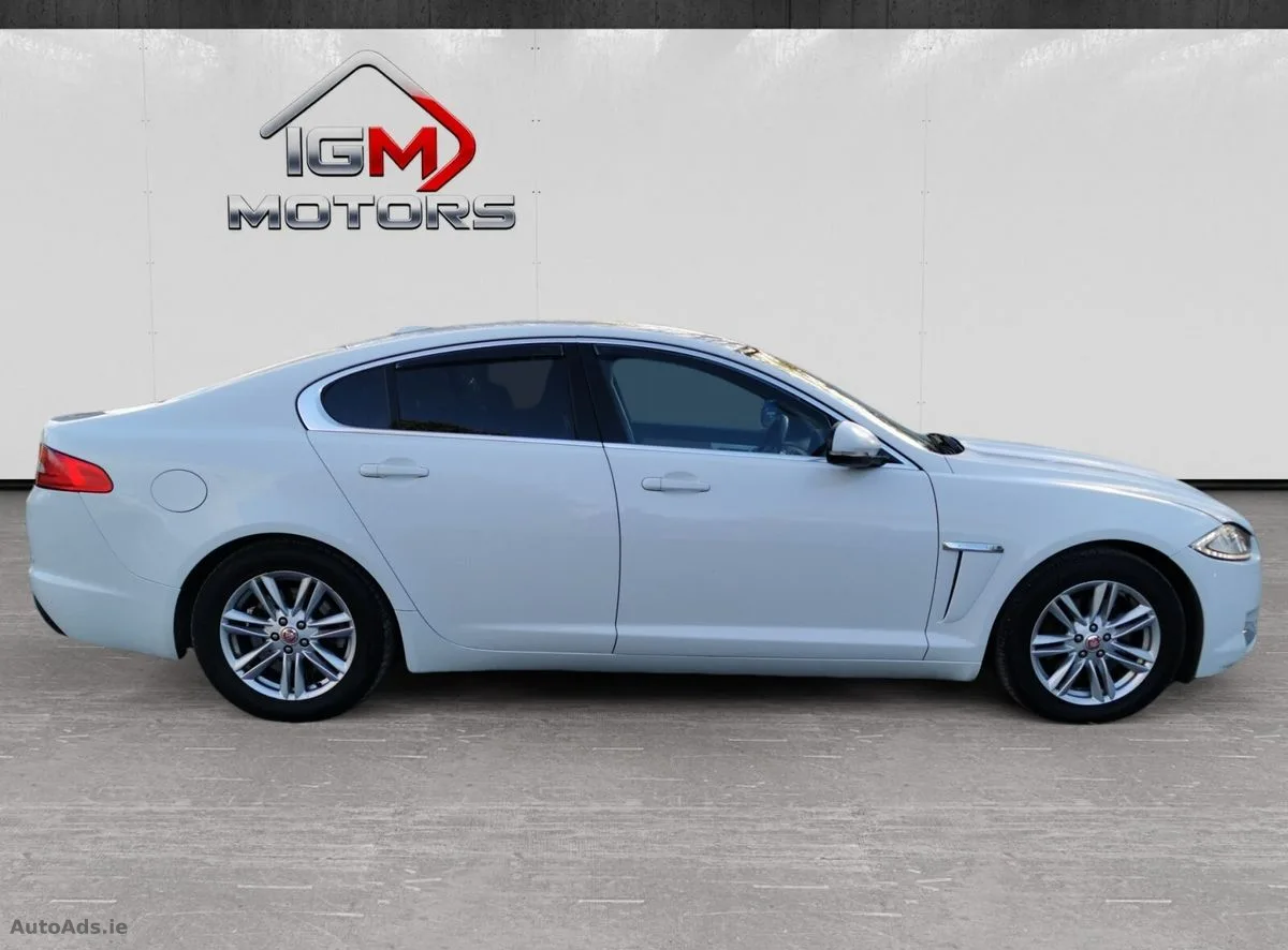 2011 Jaguar XF – photo 3
