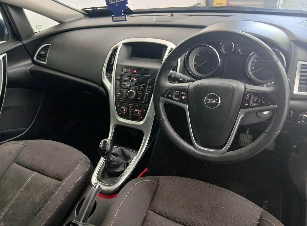2014 Opel Astra – photo 10