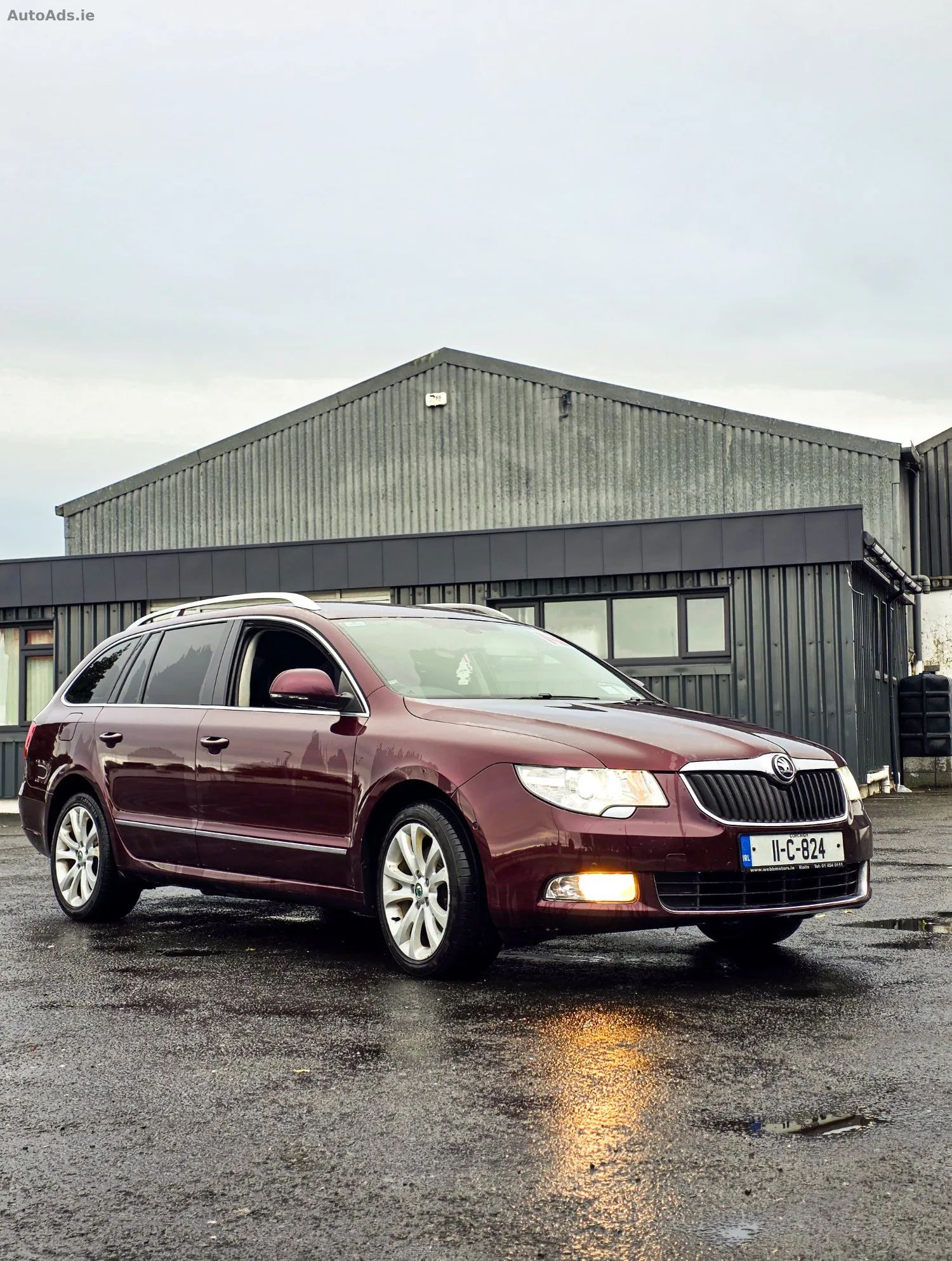 2011 Skoda Superb – photo 2