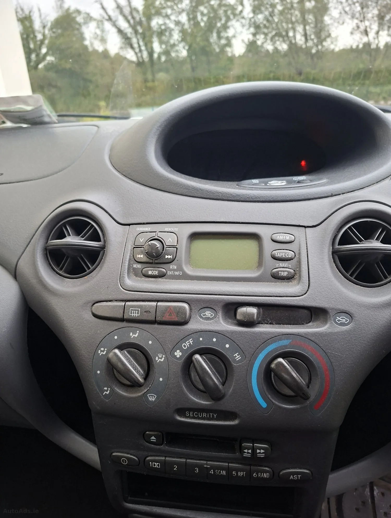 2003 Toyota Yaris – photo 6