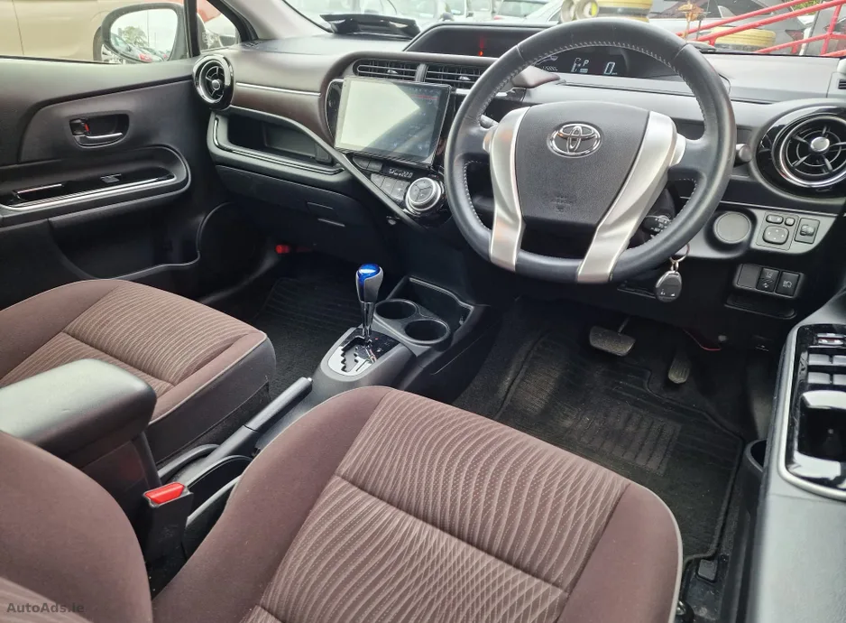 2017 Toyota Aqua – photo 10