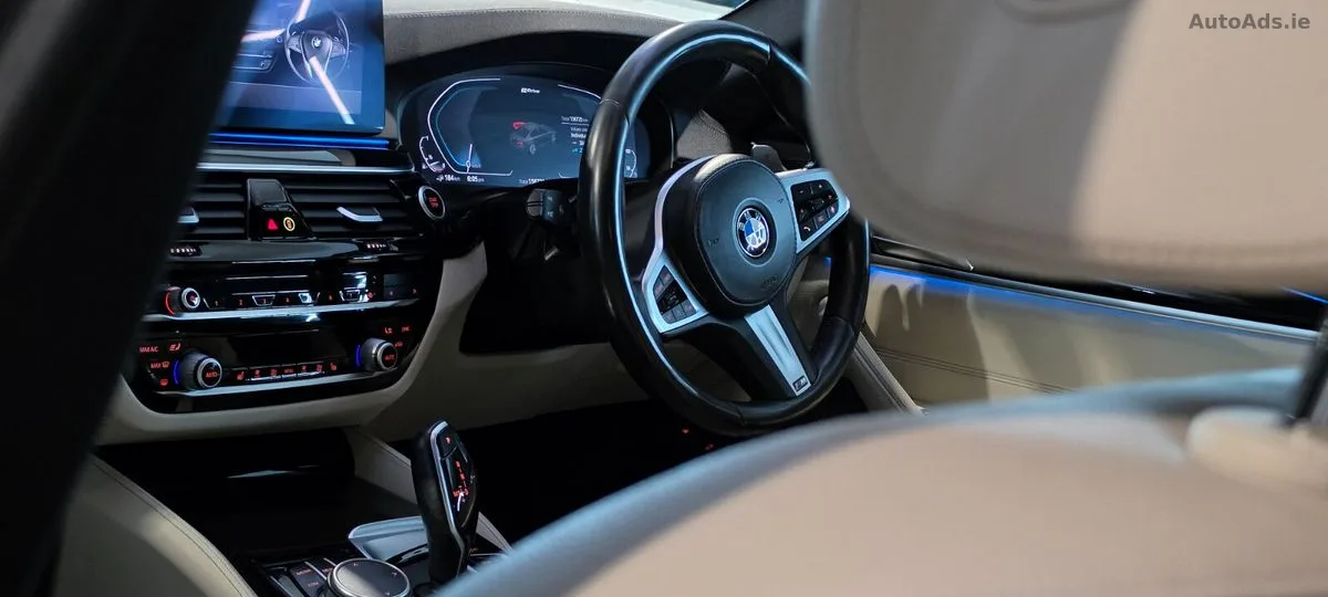 2020 BMW 5-Series – photo 18