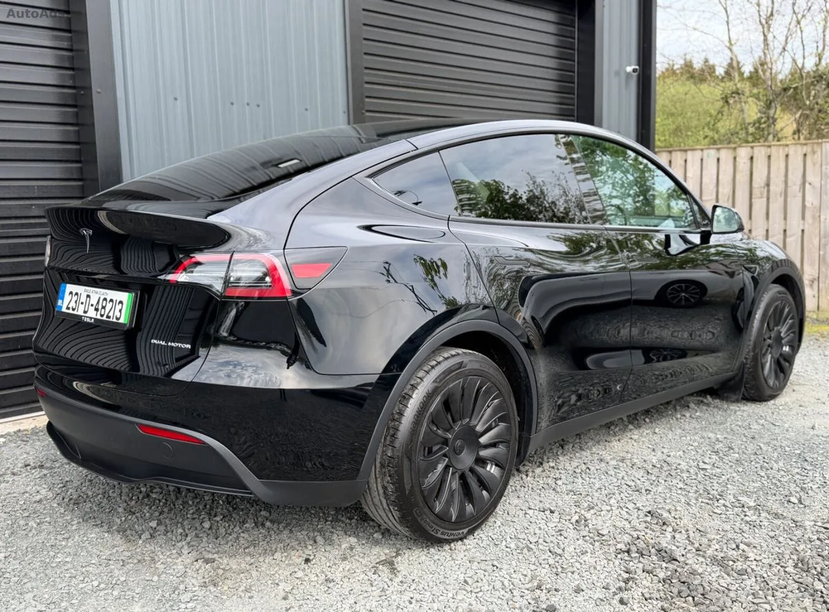 2023 Tesla Model Y – photo 4