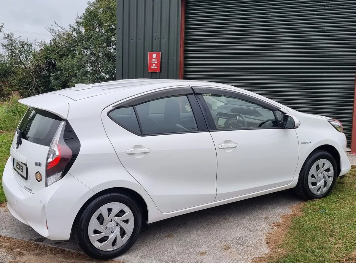 2019 Toyota Aqua – photo 11